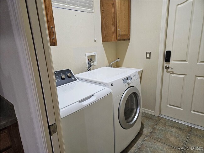 Building Photo - 1369 W Diamond Shore Loop