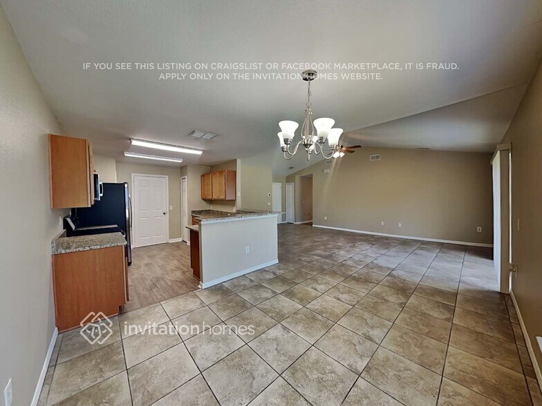 Building Photo - 712 Hamster Ct