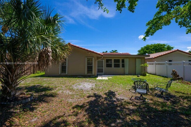 Building Photo - 9039 NW 21st Ct
