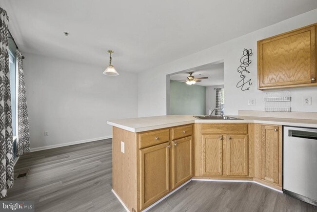 Building Photo - 703 Horse Chestnut Ct