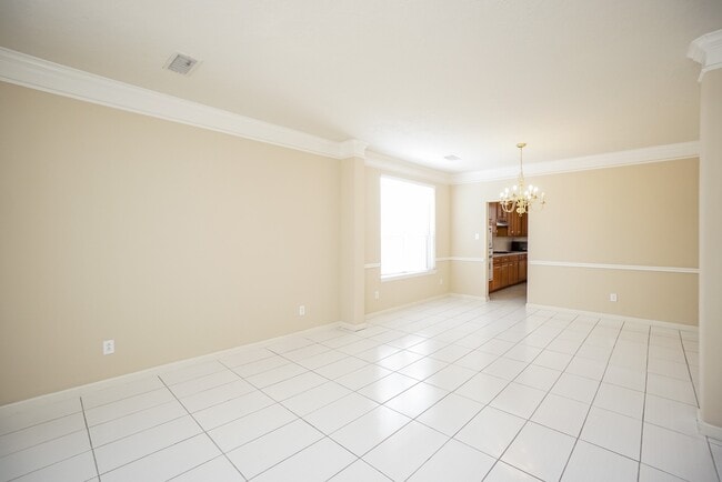 Building Photo - 822 Hyacinth Pl