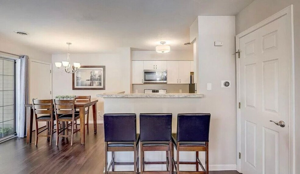 Building Photo - 2851 Holborn Cir
