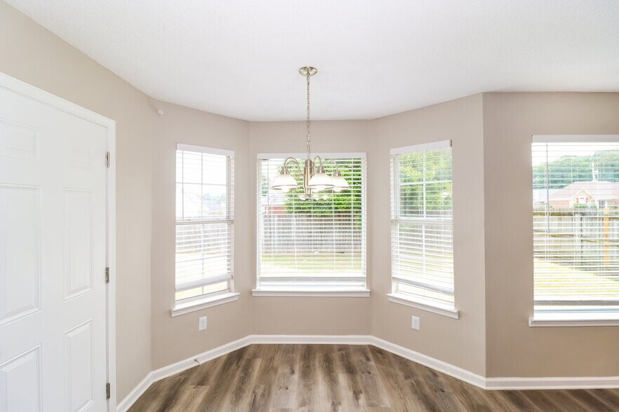 Building Photo - 990 Jessa Cove