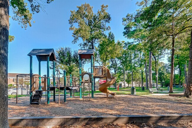 Building Photo - 9023 Gaylord Dr