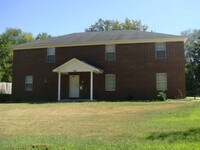 Building Photo - 300 E Carthage Ave