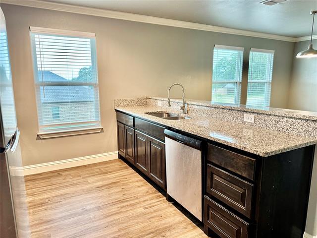 Building Photo - 2009 Rockview Dr