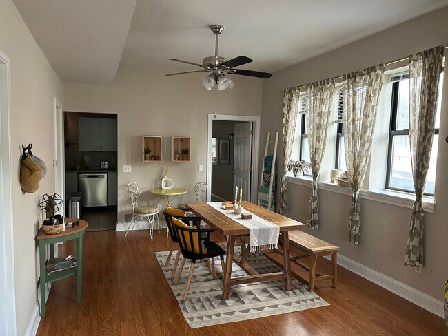 Building Photo - Peregrine 128