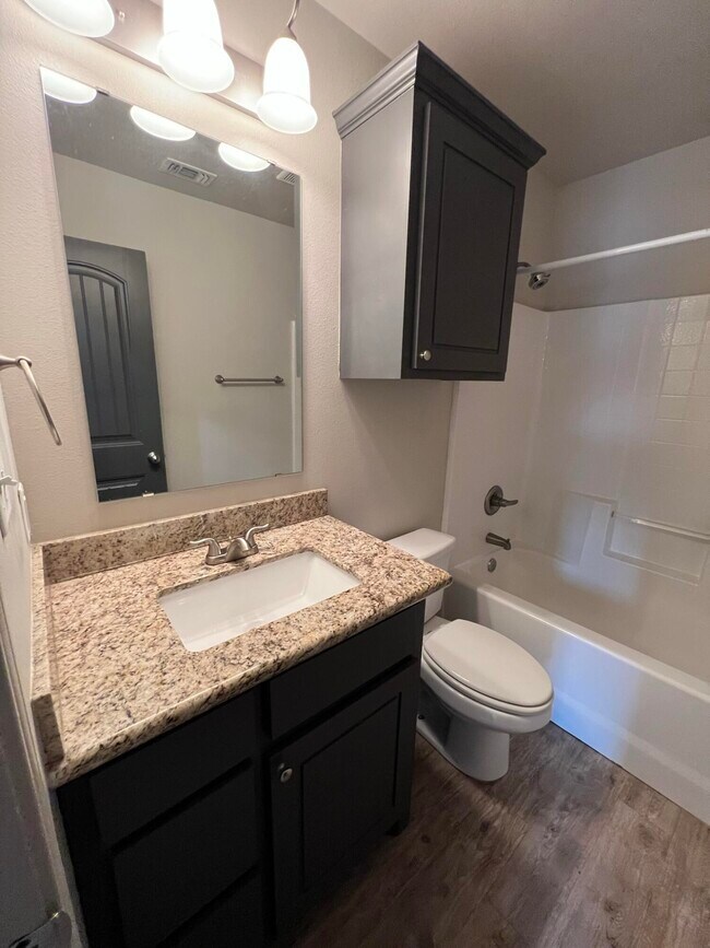 Building Photo - 716 Hillshire Ave