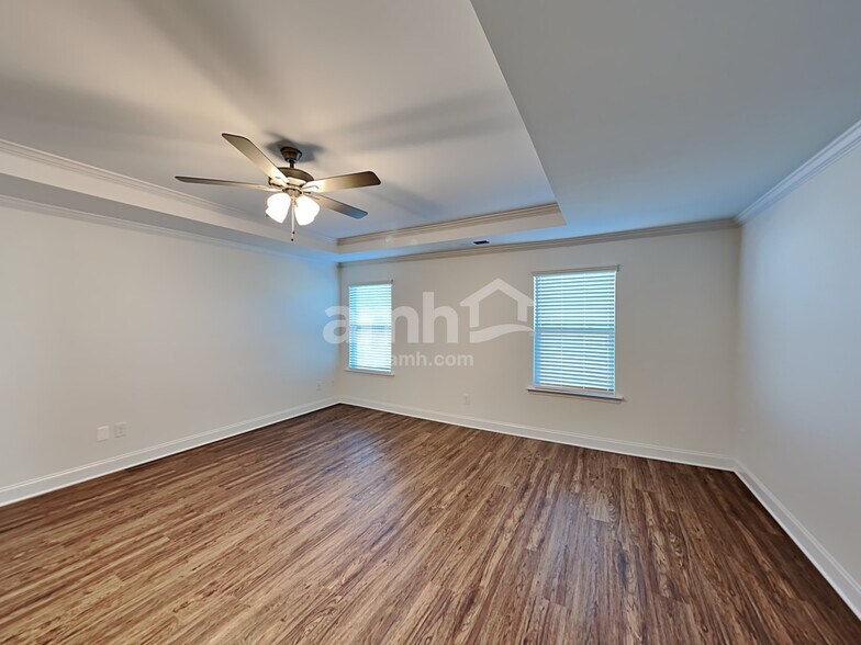 Building Photo - 2134 Laurel Vlg Cir