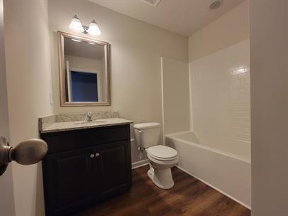 Building Photo - Furnished rental
