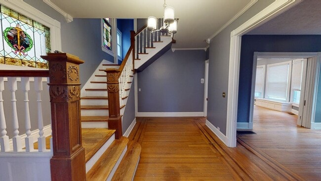 Building Photo - Four Bedroom Historic Clifton Gem!