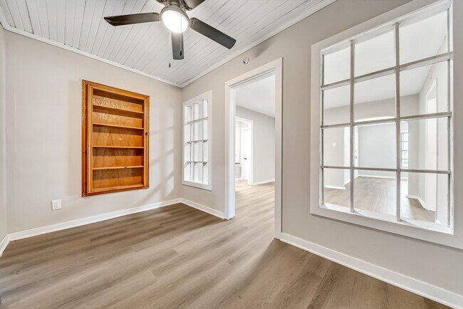 Building Photo - 2619 Nettleton St