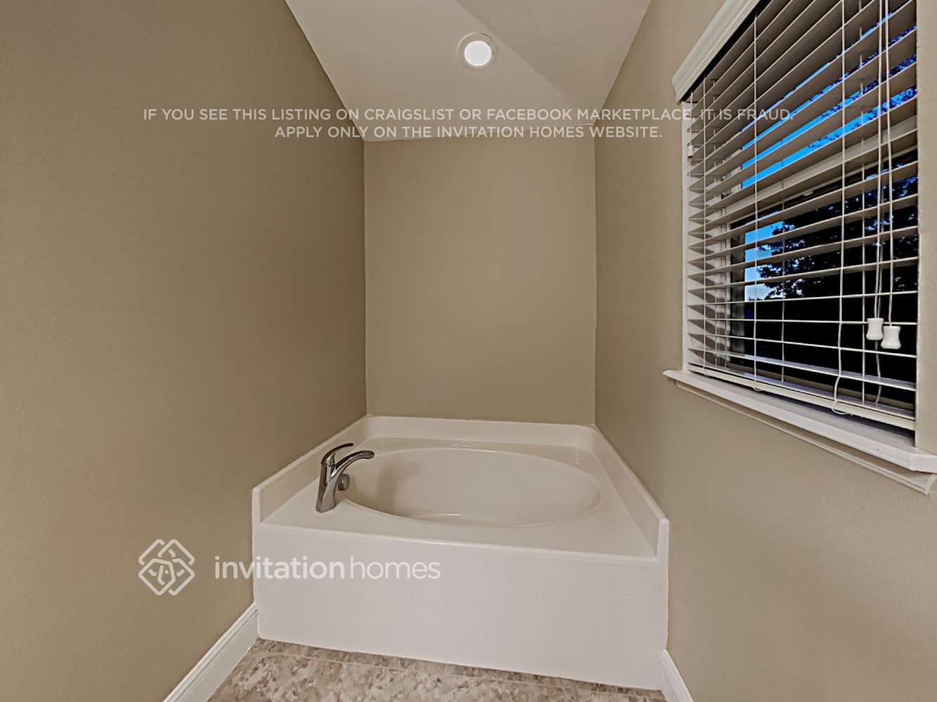 Building Photo - 3205 White Blossom Ln