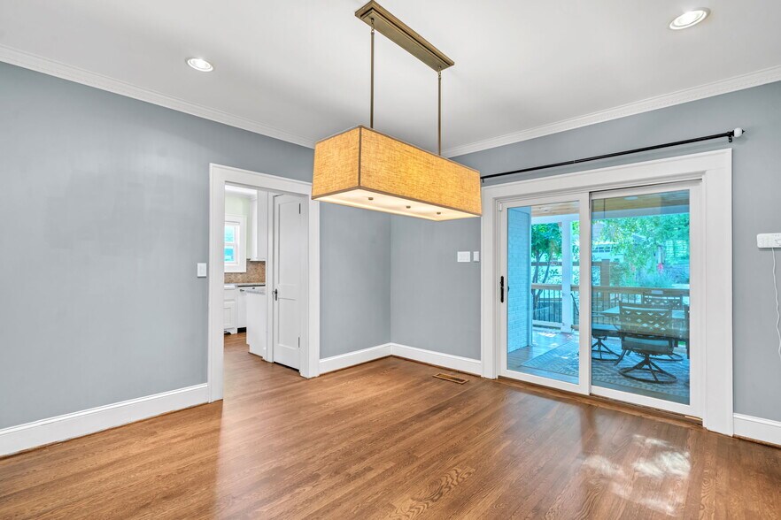 Building Photo - 455 Claire Dr NE
