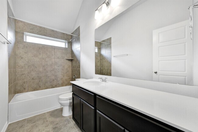 Building Photo - 2207 Villa Flora Ln