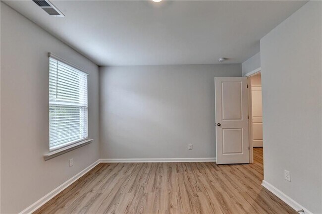 Building Photo - 175 Grey Falcon Ave