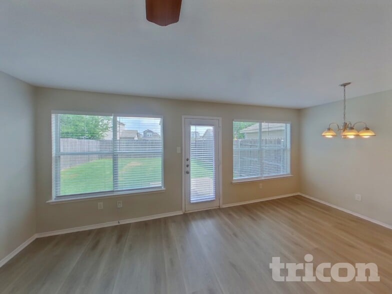 Building Photo - 1461 Pine Ln