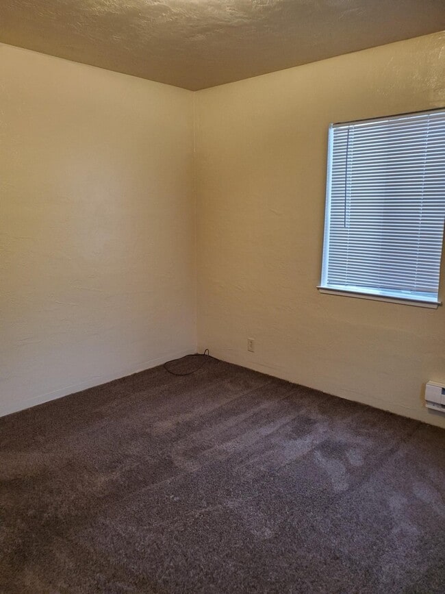 Building Photo - S526/528MR