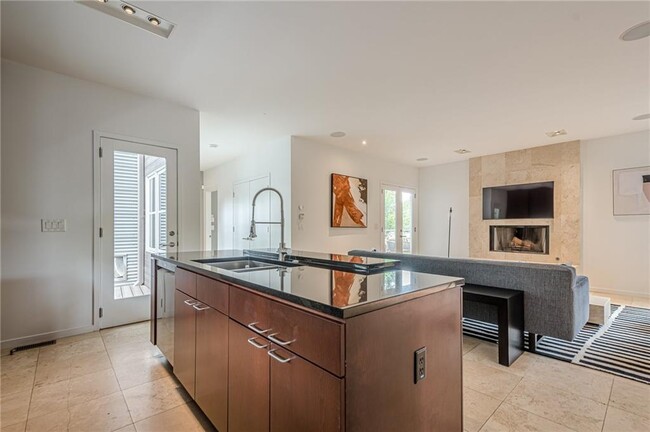 Building Photo - 2269 Briarwood Hills Dr NE