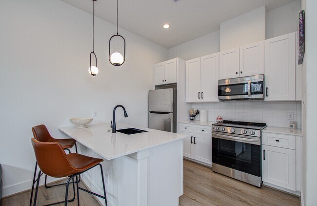 Building Photo - 203 Danna Ln