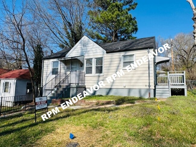 Building Photo - Cozy 2 Bed / 1 Bath