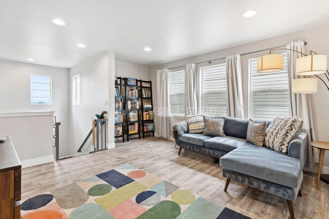 Building Photo - 8890 Yates Dr