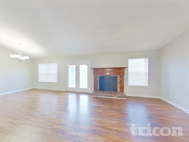 Building Photo - 6044 McClellan Ct