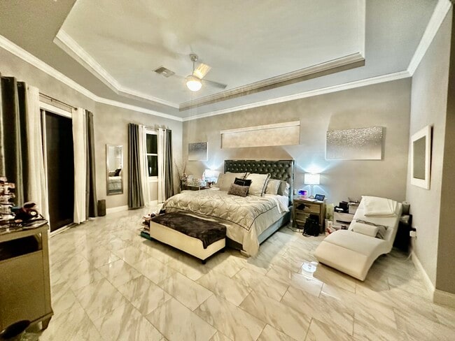 Building Photo - 1410 Vía Milanese