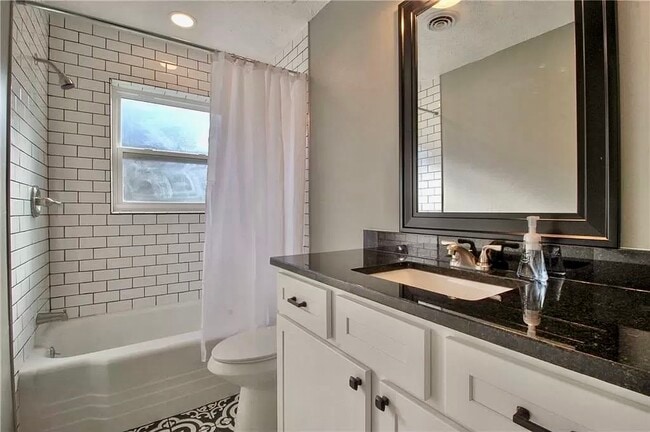 Building Photo - 10616 Greystone Ave