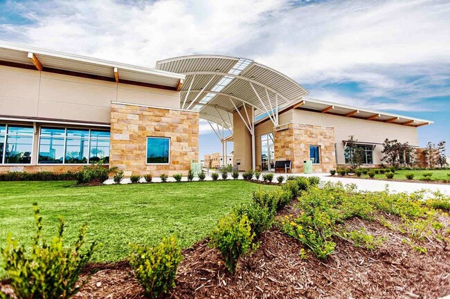 Building Photo - 9814 Carver Dr