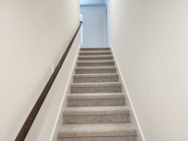 Building Photo - 3049 Majestic Sunrise Dr