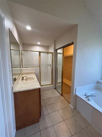 Building Photo - 1615 Ariel Dr