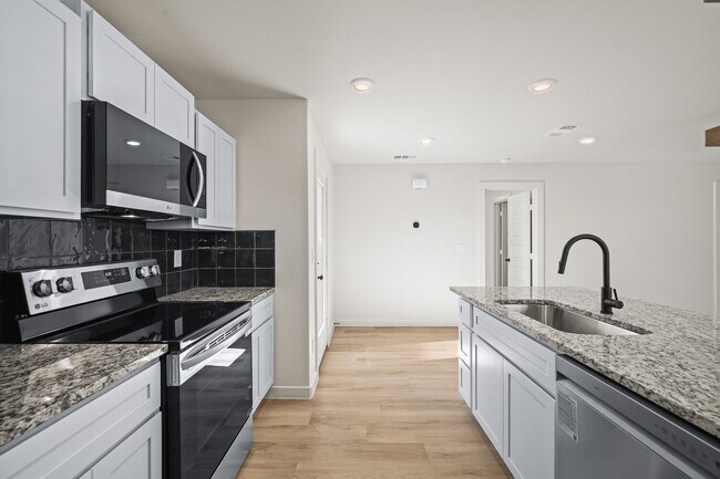 Building Photo - Charming Cottage in Frenship ISD!