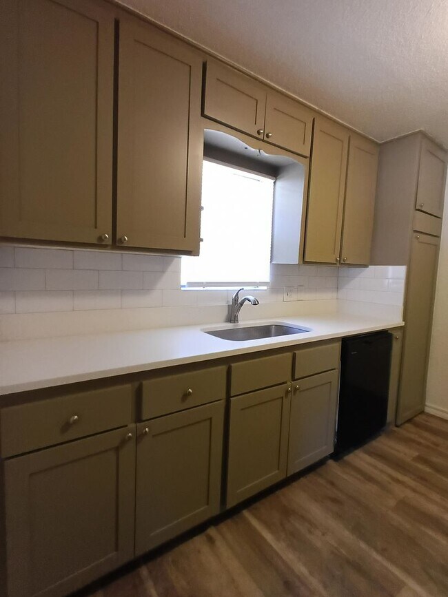 Building Photo - Midwest City Schools!