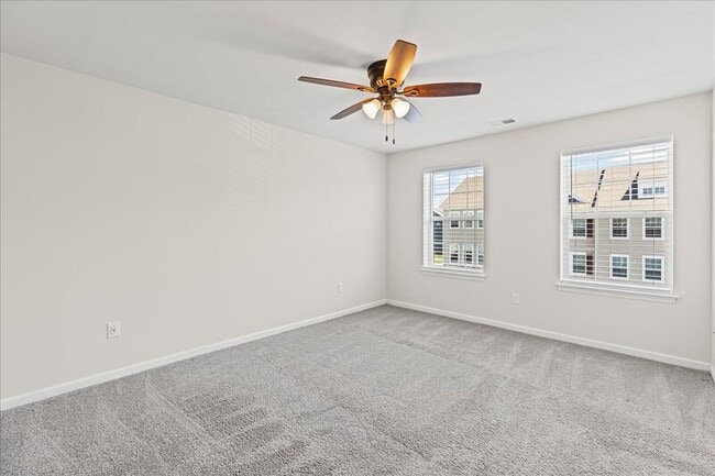Building Photo - 9 Venice Ln