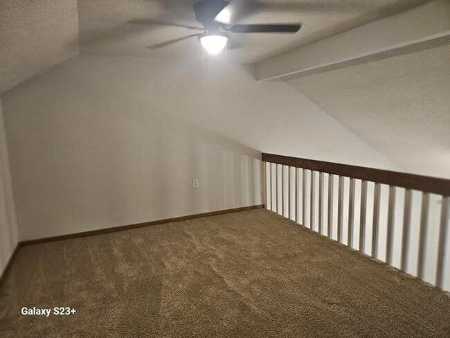 Building Photo - 1331 NW Jefferson Ct