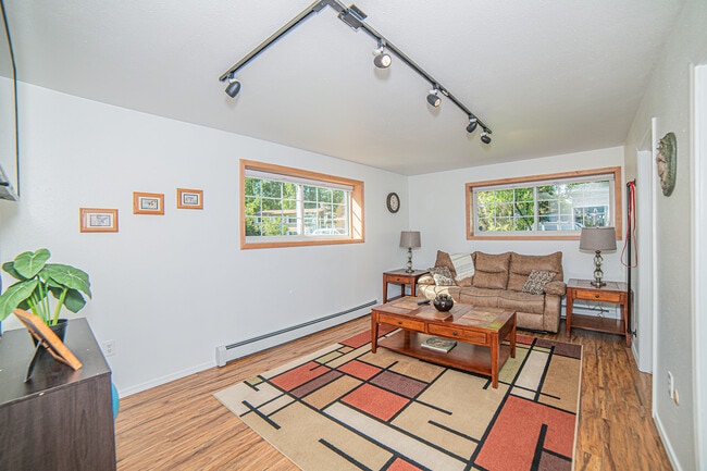 Building Photo - 4801 Canterbury Way