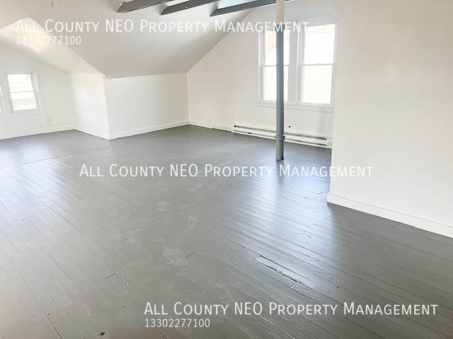 Building Photo - 3733 W 128th St