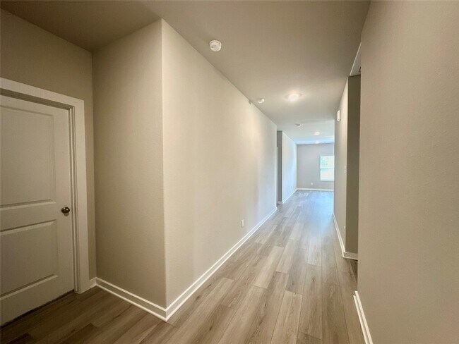 Building Photo - 12332 Ridge Top Dr