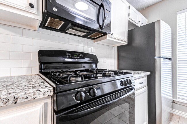 Building Photo - 6715 Liberty Valley Dr