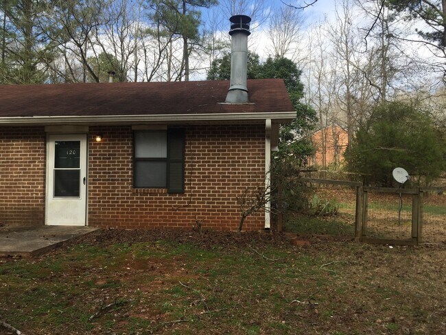 Building Photo - 2 BR 1 BA Eastside Duplex!