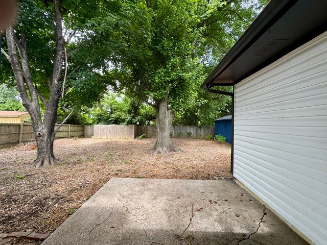 Building Photo - 207 Jonathan Dr