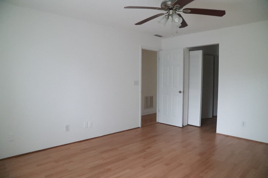 Building Photo - 306 Palm Coast Pkwy NE