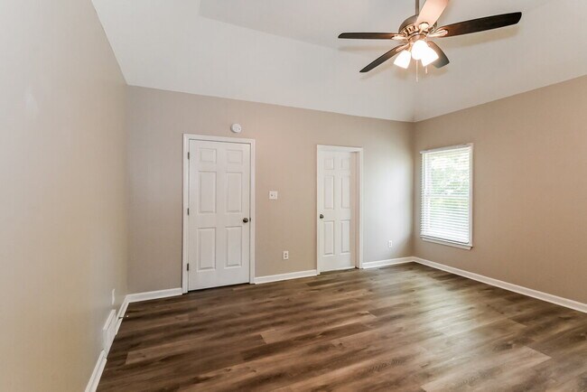 Building Photo - 1077 Cotton Row Cove