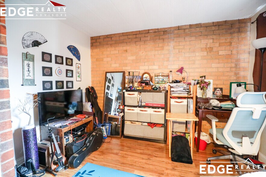 Building Photo - 11 Commonwealth Ct