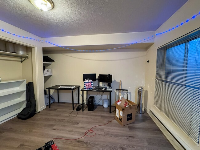 Building Photo - 582 N 500 E