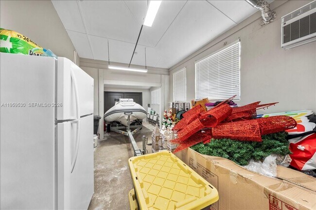 Building Photo - 7705 SW 66th St