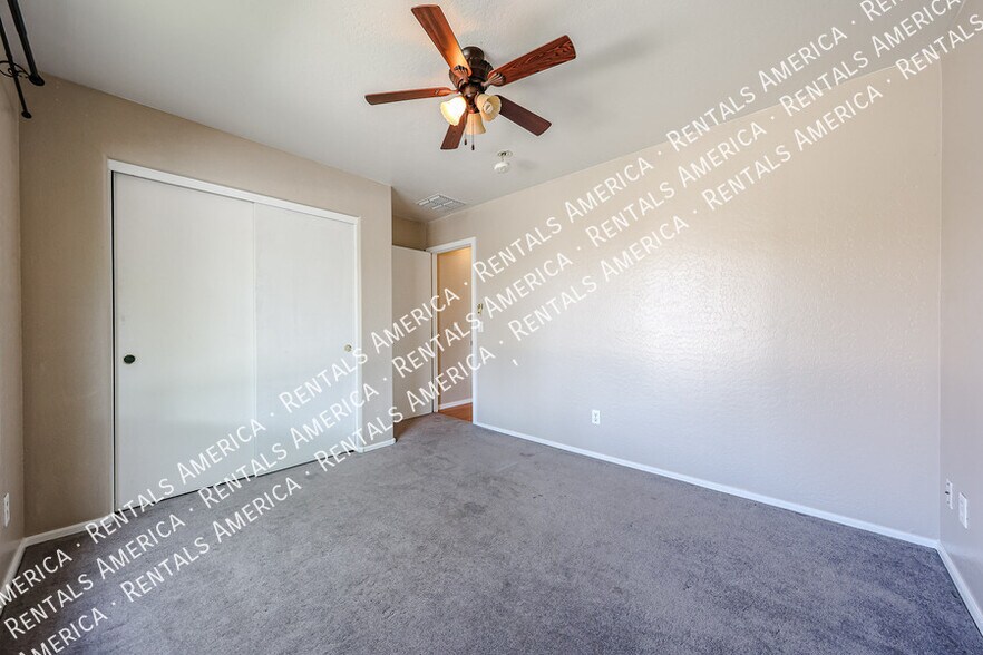 Building Photo - 9714 W Heber Rd