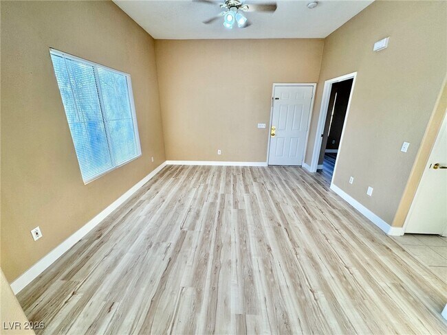 Building Photo - 10245 S Maryland Pkwy