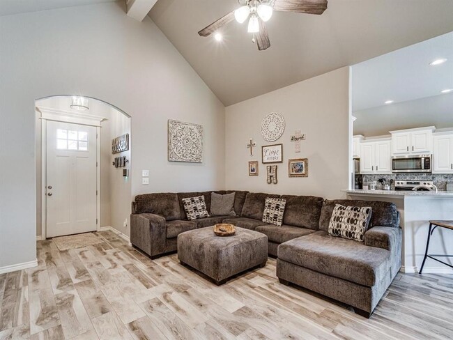Building Photo - 3308 White Horse Dr